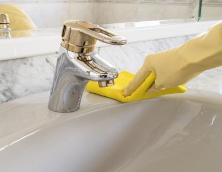 Kitchen and bathroom maintenance cleaning in Tockwell
